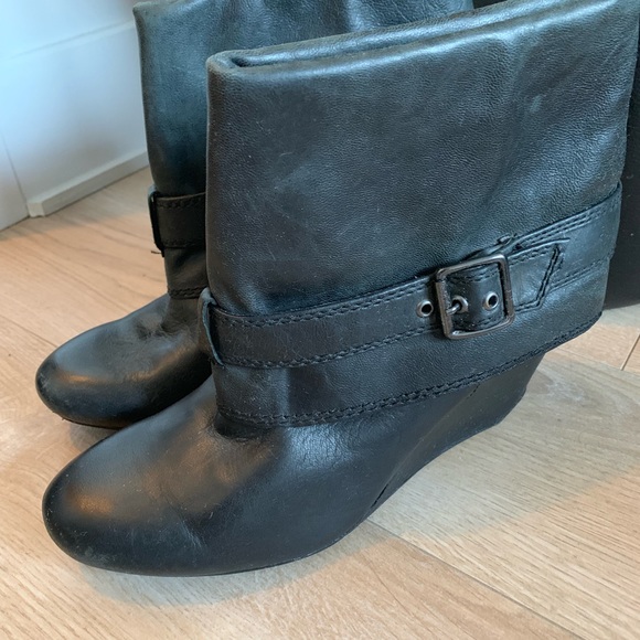 Kenneth Cole Reaction Wedge Ankle Boots - Picture 3 of 5